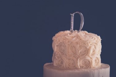 華やかさ＆可愛さMAX♡ウェディングケーキの装飾を手作りする方法